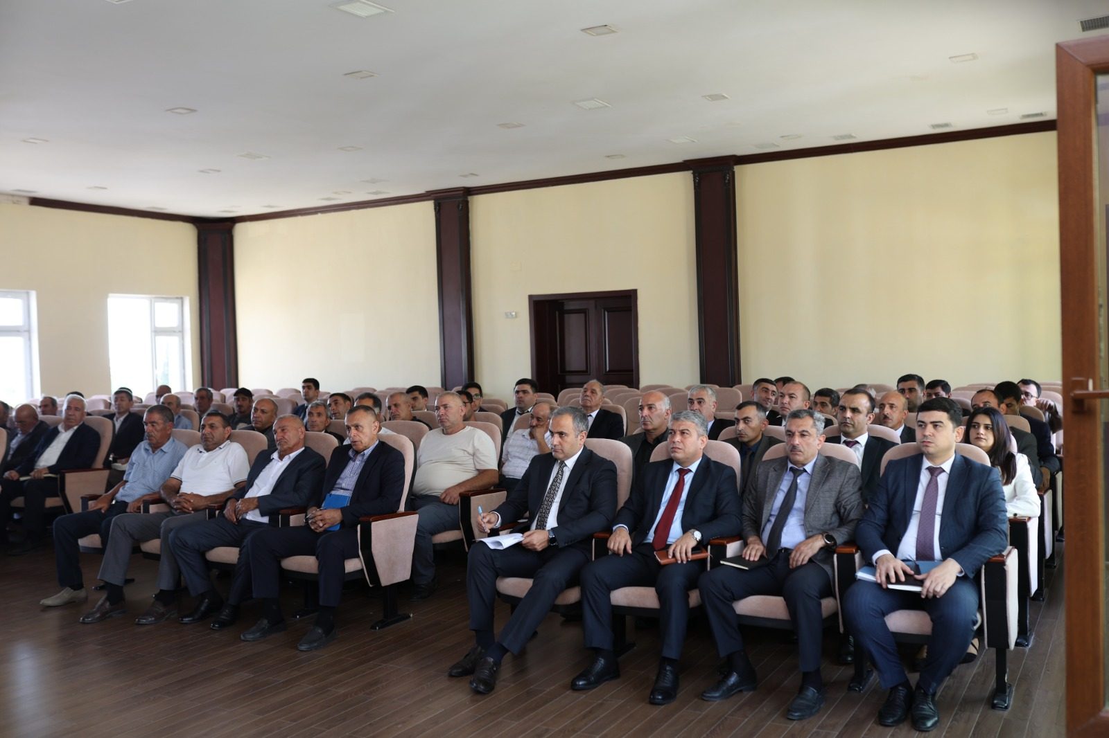 Siyəzəndə kənd təsərrüfatının inkişafına dair Dövlət Proqramına həsr olunmuş müşavirə keçirilib