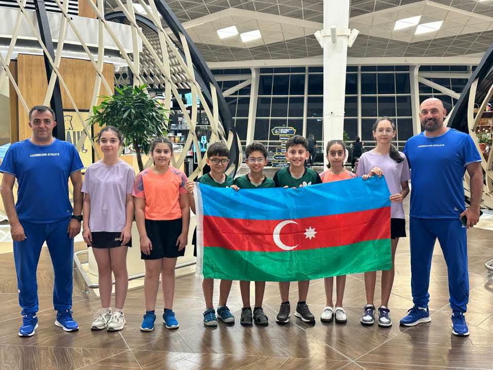 Stolüstü tennisçilər Fransaya yollanıblar