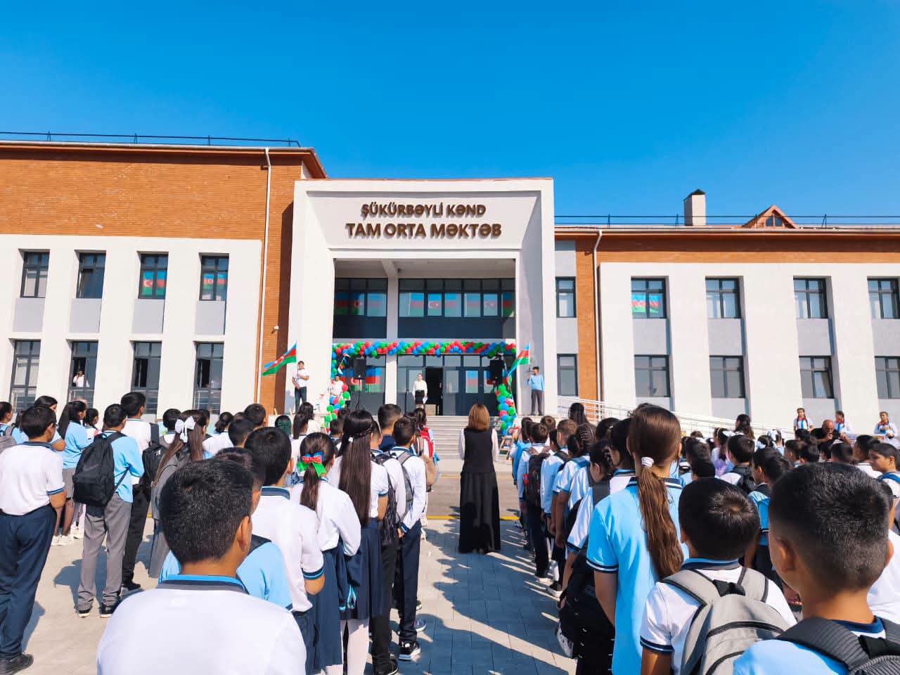 Cəbrayılda yeni fəaliyyətə başlayan Şükürbəyli kənd tam orta ümumtəhsil məktəbində ilk dərs günü - FOTO