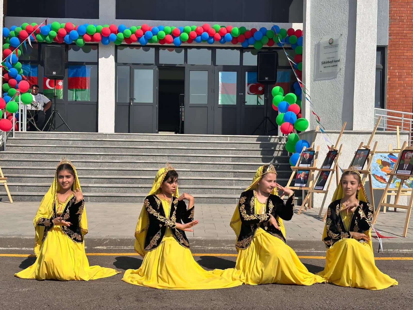 Cəbrayılda yeni fəaliyyətə başlayan Şükürbəyli kənd tam orta ümumtəhsil məktəbində ilk dərs günü - FOTO
