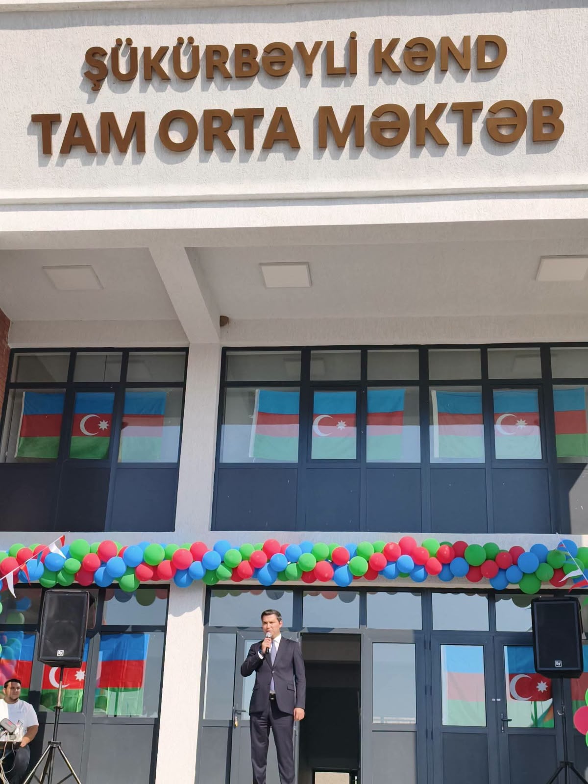 Cəbrayılda yeni fəaliyyətə başlayan Şükürbəyli kənd tam orta ümumtəhsil məktəbində ilk dərs günü - FOTO
