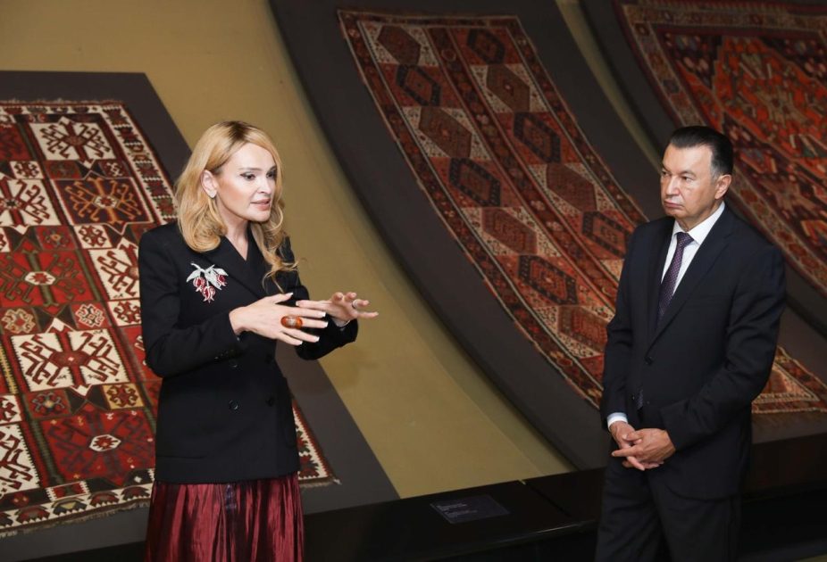 Tacikistanın Baş naziri Azərbaycan Milli Xalça Muzeyini ziyarət edib