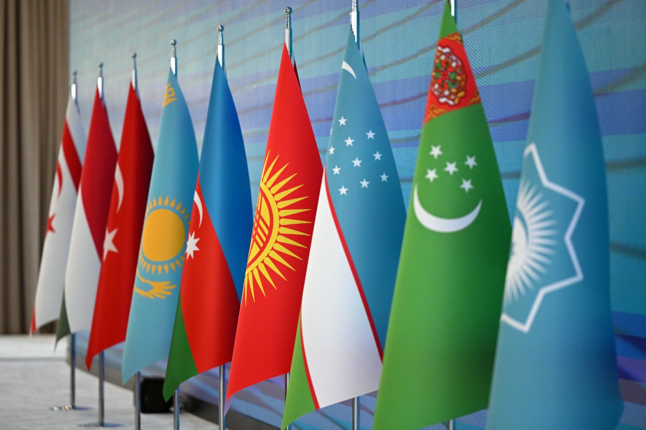 TDT-yə üzv ölkələrin nümayəndələri Fəxri xiyabanı ziyarət ediblər
