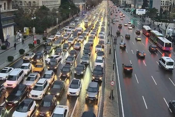 Tıxacın görünməyən qiyməti: Bakı sakinləri yolda nə qədər pul itirir?