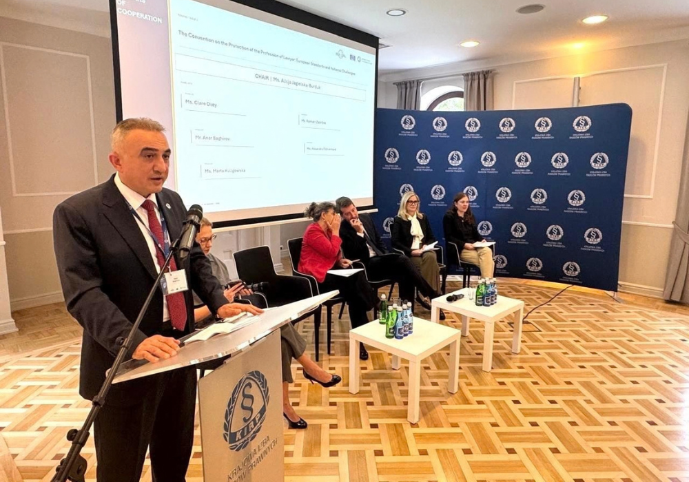 Vəkillər Kollegiyasının nümayəndə heyəti Polşada beynəlxalq konfransda iştirak edib  