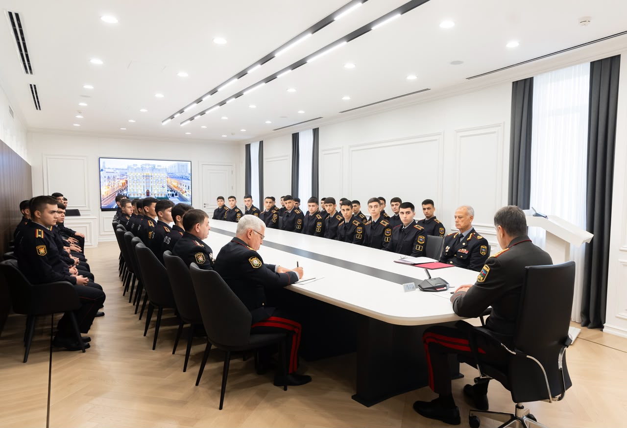 Vilayət Eyvazov xarici dövlətlərin Polis Akademiyalarına ezam olunan polis kursantlarını qəbul edib