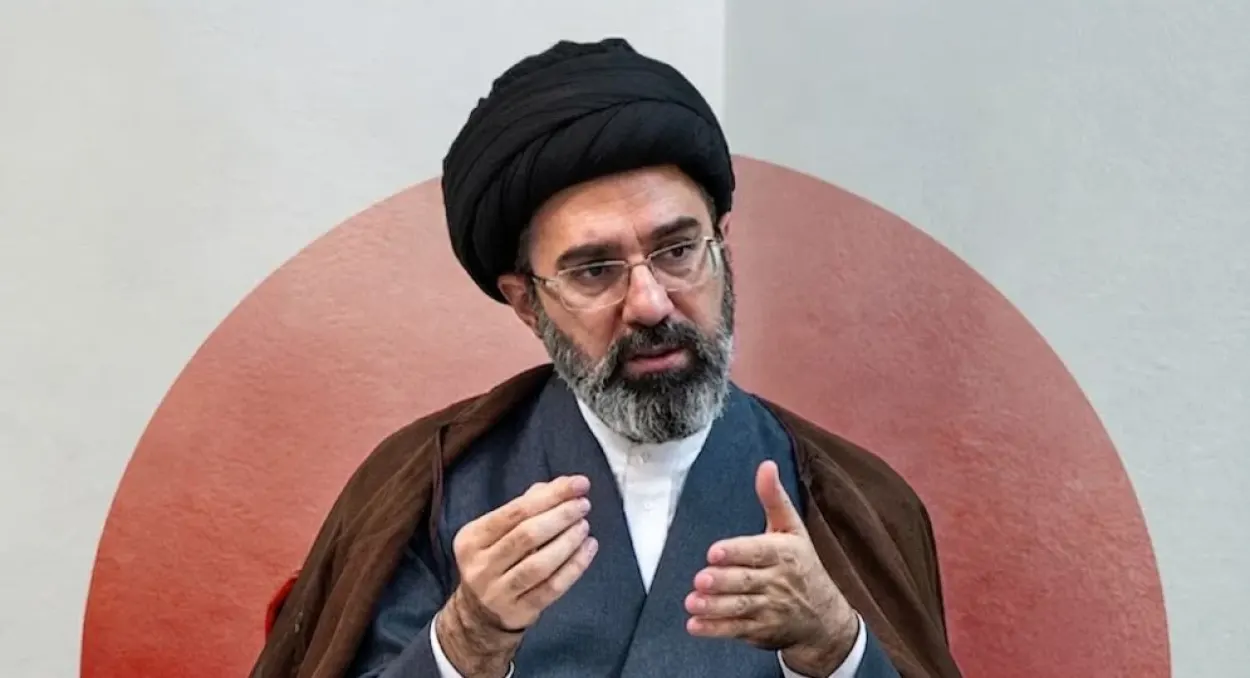 Xamenei: Xalqımız haqlı mövqeyini müdafiə edir