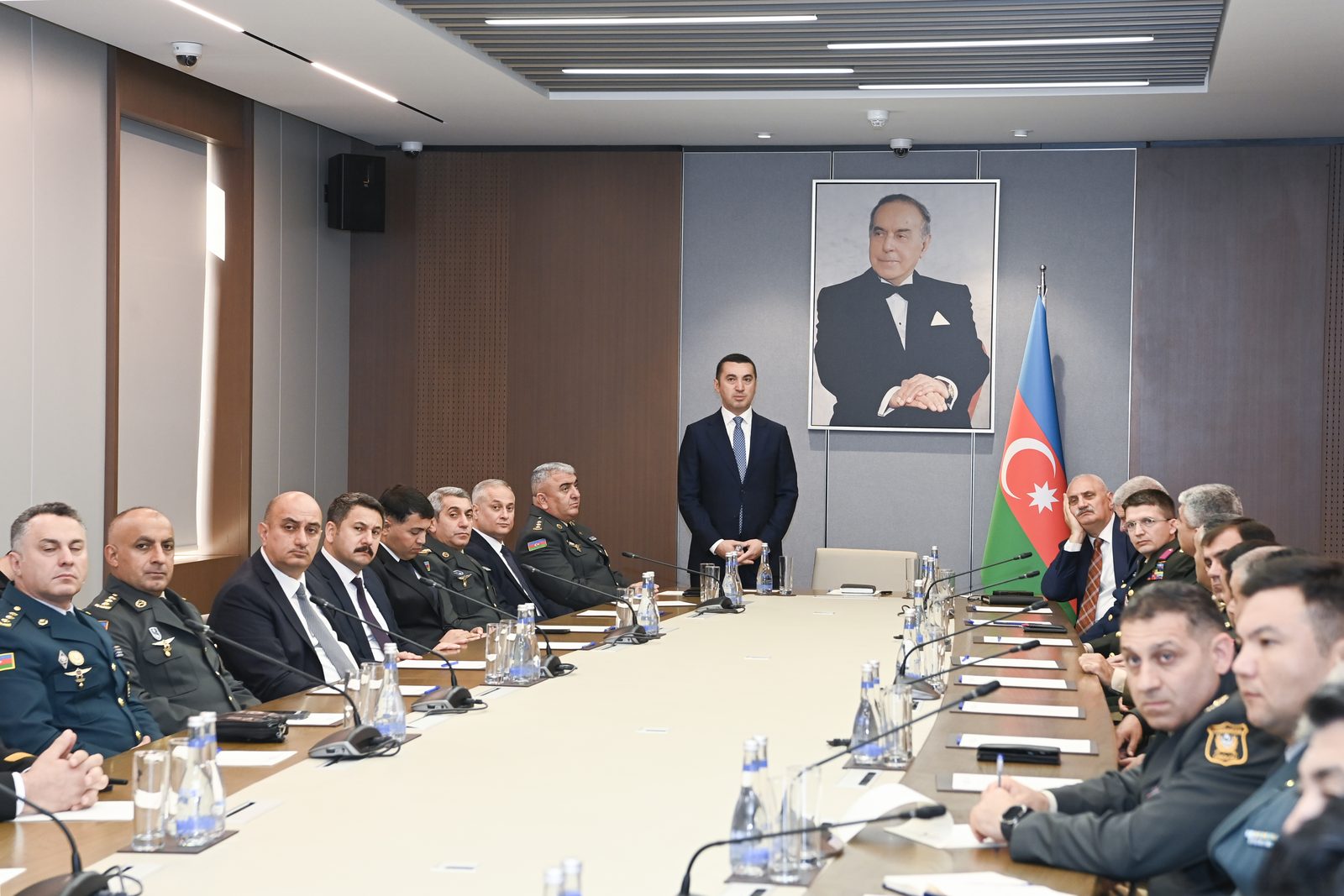 XİN-də “Strateji araşdırmalar və dövlət müdafiəsini idarəetmə akademik kursu”nun iştirakçıları ilə görüş keçirilib