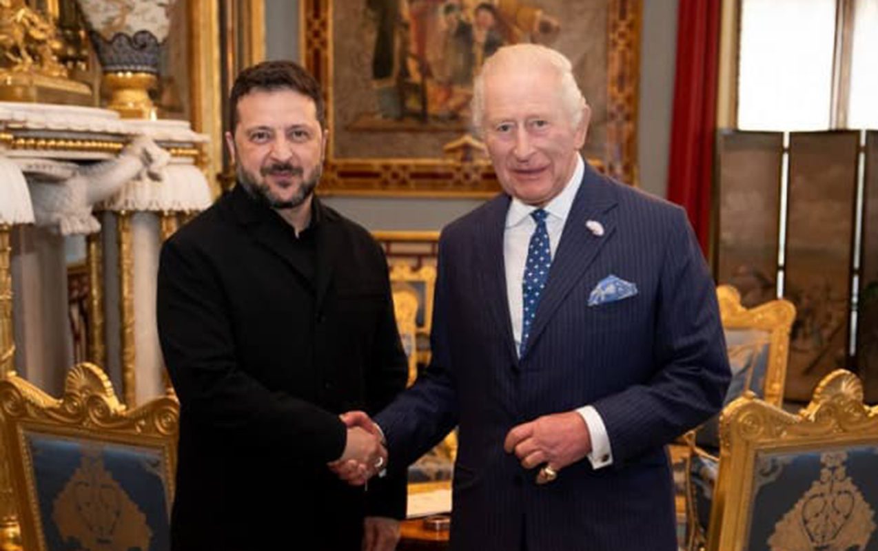 Zelenski Böyük Britaniyaya səfər edib