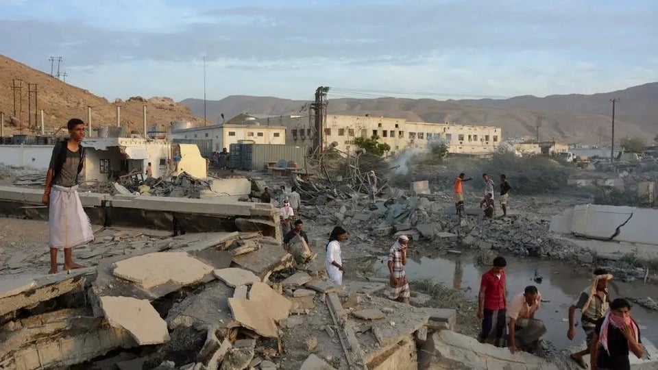 Səudiyyə Ərəbistanının rəhbərlik etdiyi koalisiya Yəməndə hərbi əməliyyata başlayıb