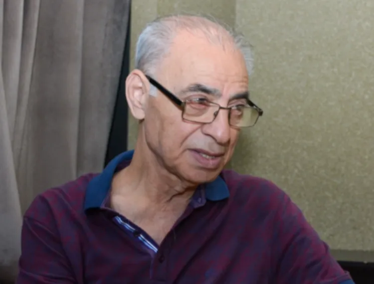 Əməkdar artist Nadir Hüseynov vəfat edib