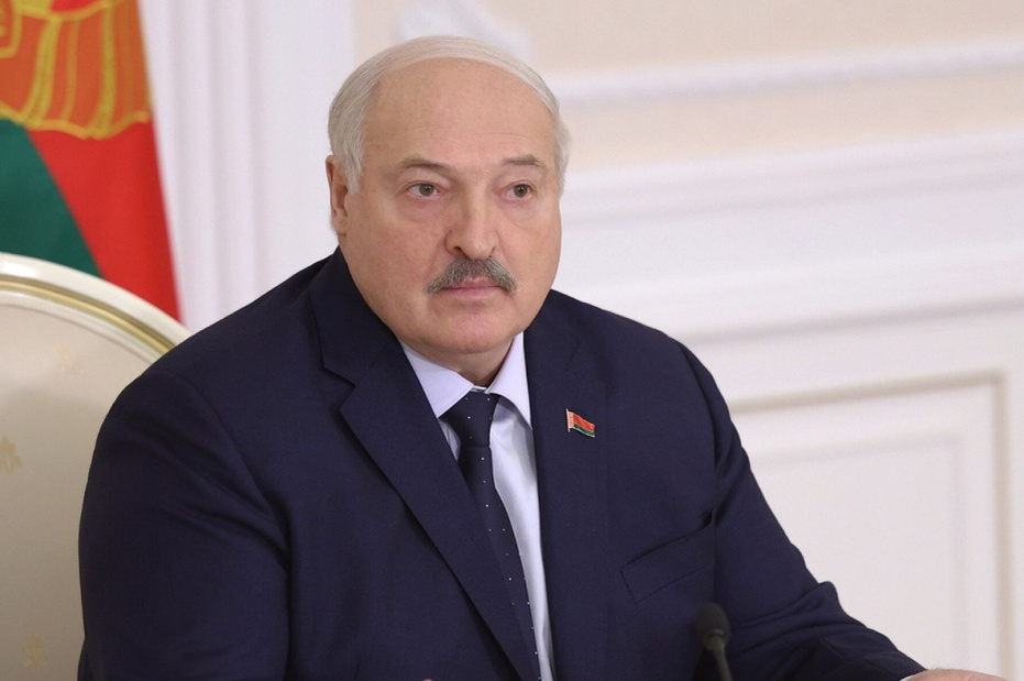 Lukaşenko 22 nəfərin əfv edilməsi barədə fərman imzalayıb