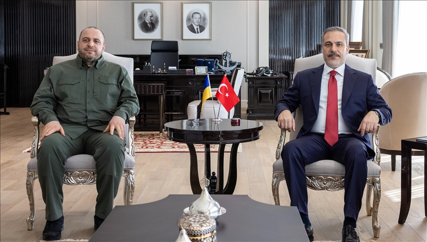 Hakan Fidan Rüstəm Umerovla görüşüb