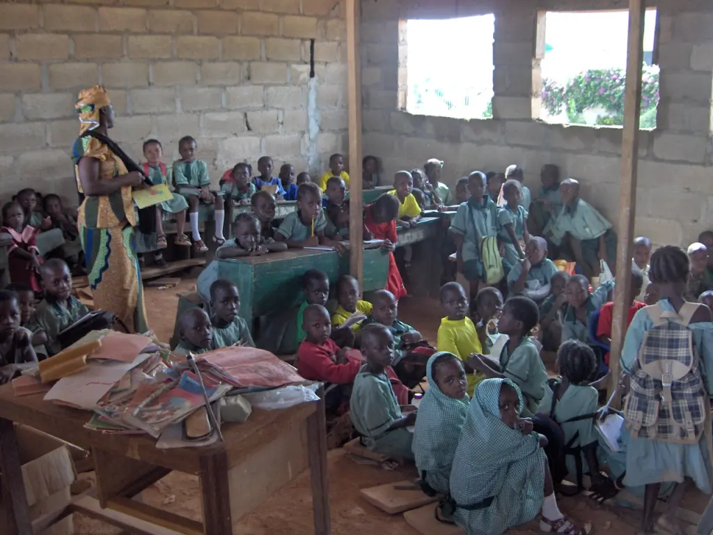 Nigeriyada məktəbdən qaçırılanların sayı 315 nəfərə çatıb