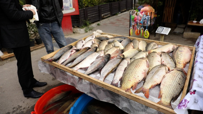 “Yasamal” bazarı və “İnşaatçılar” metrostansiyası ətrafında qanunsuz küçə satışına qarşı reyd keçirilib