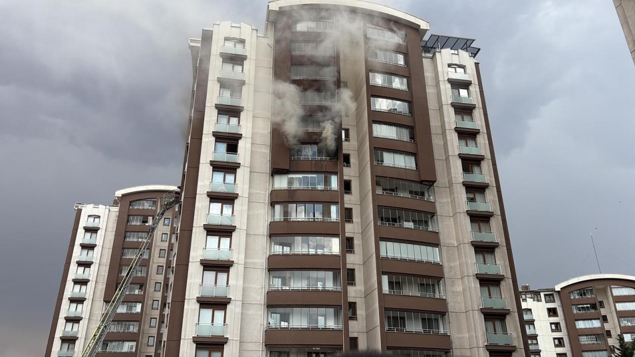 Nəsimidə çoxmərtəbəli binada baş verən yanğın söndürülüb - YENİLƏNİB